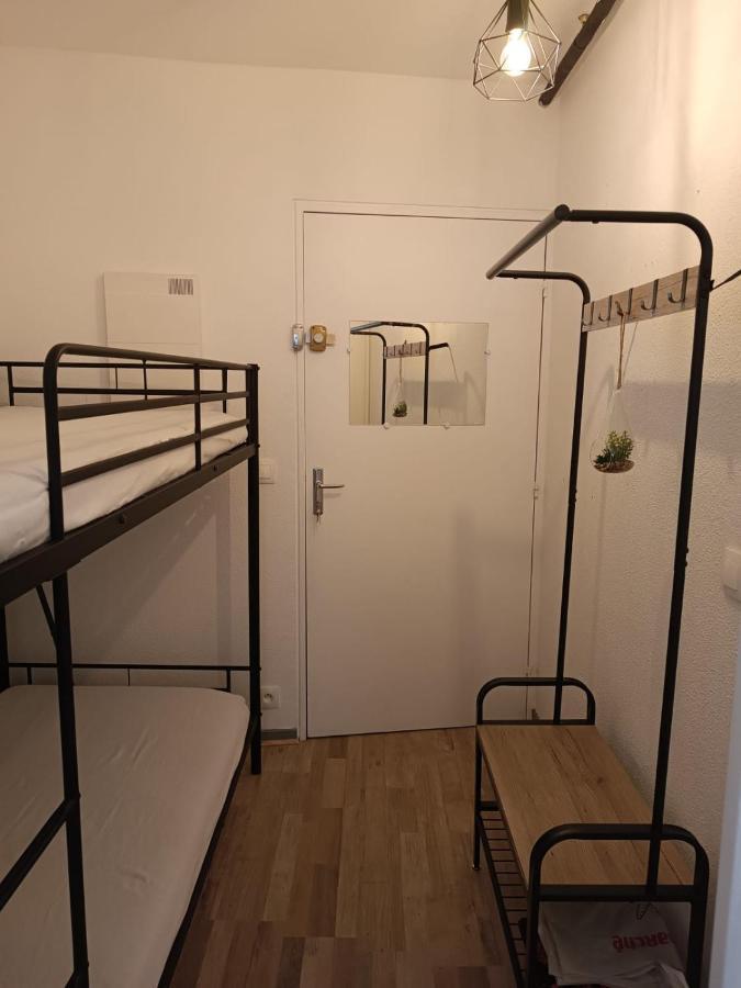 Avec Balcon, 1 Piece, 4 Personnes Apartment *